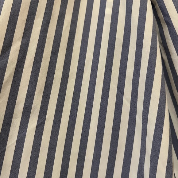 Vineyard Vines womens performance button down shirt. - Picture 4 of 4